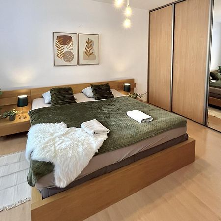 Apartment Tina - Old Town, Ac, Free Private Parking Bratislava Exterior foto