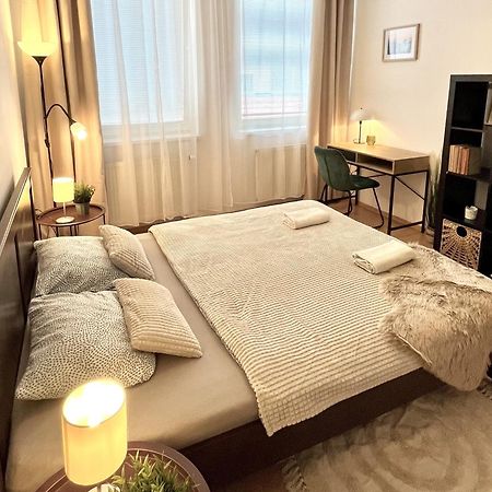 Apartment Tina - Old Town, Ac, Free Private Parking Bratislava Exterior foto
